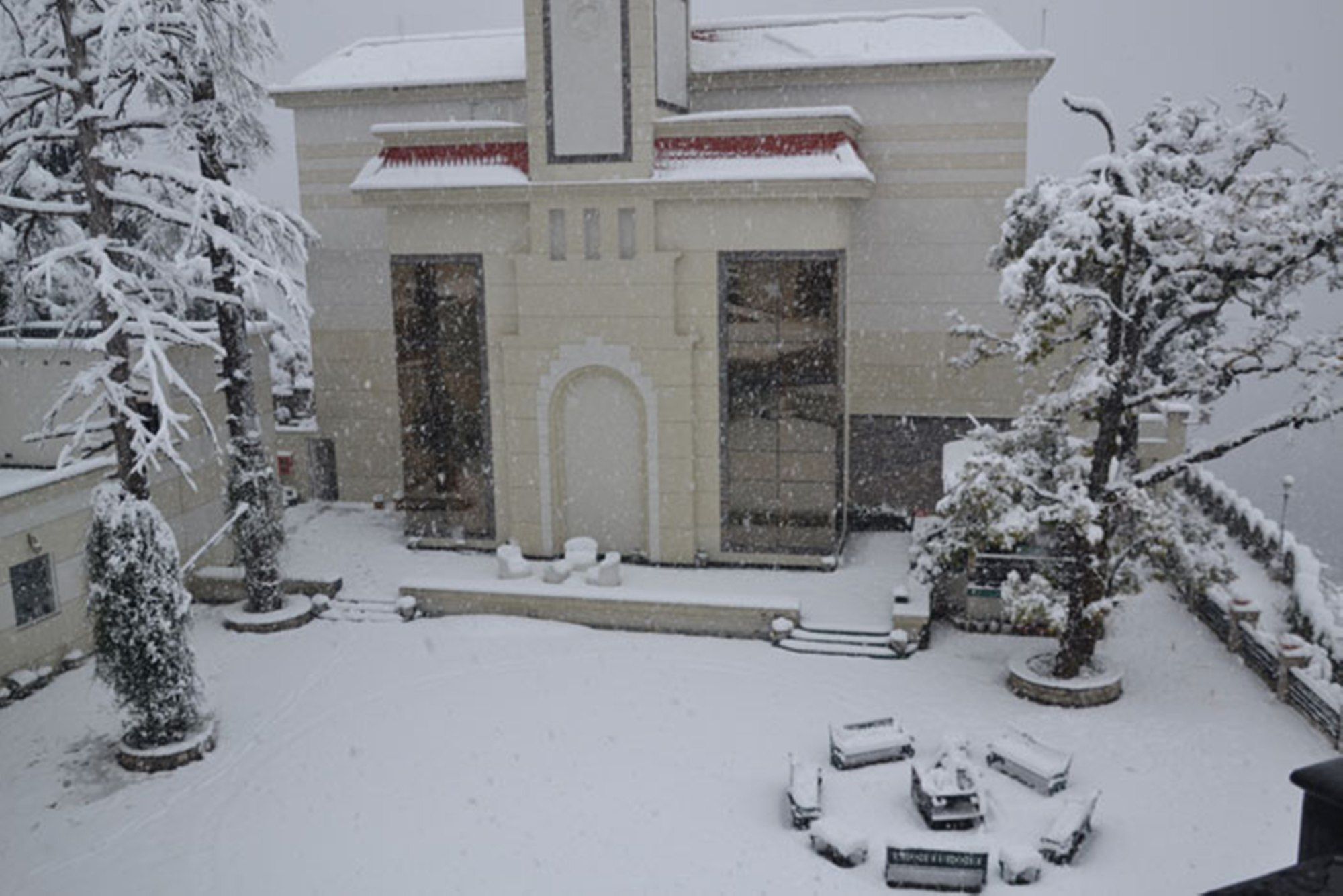 Royal Orchid Fort Resort Mussoorie Zewnętrze zdjęcie