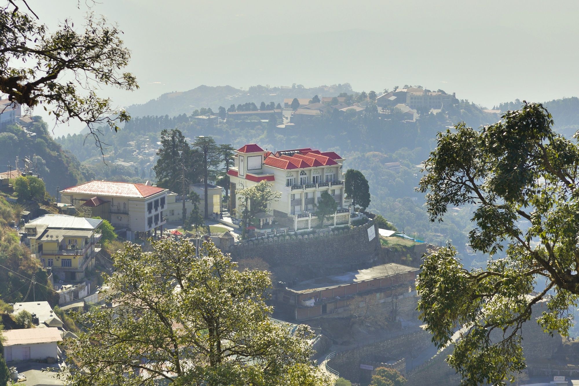 Royal Orchid Fort Resort Mussoorie Zewnętrze zdjęcie